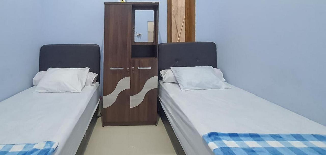 Griya Mbak Tafik Syariah Hotel Gendingan ภายนอก รูปภาพ