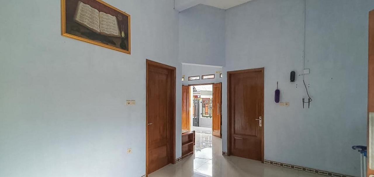 Griya Mbak Tafik Syariah Hotel Gendingan ภายนอก รูปภาพ