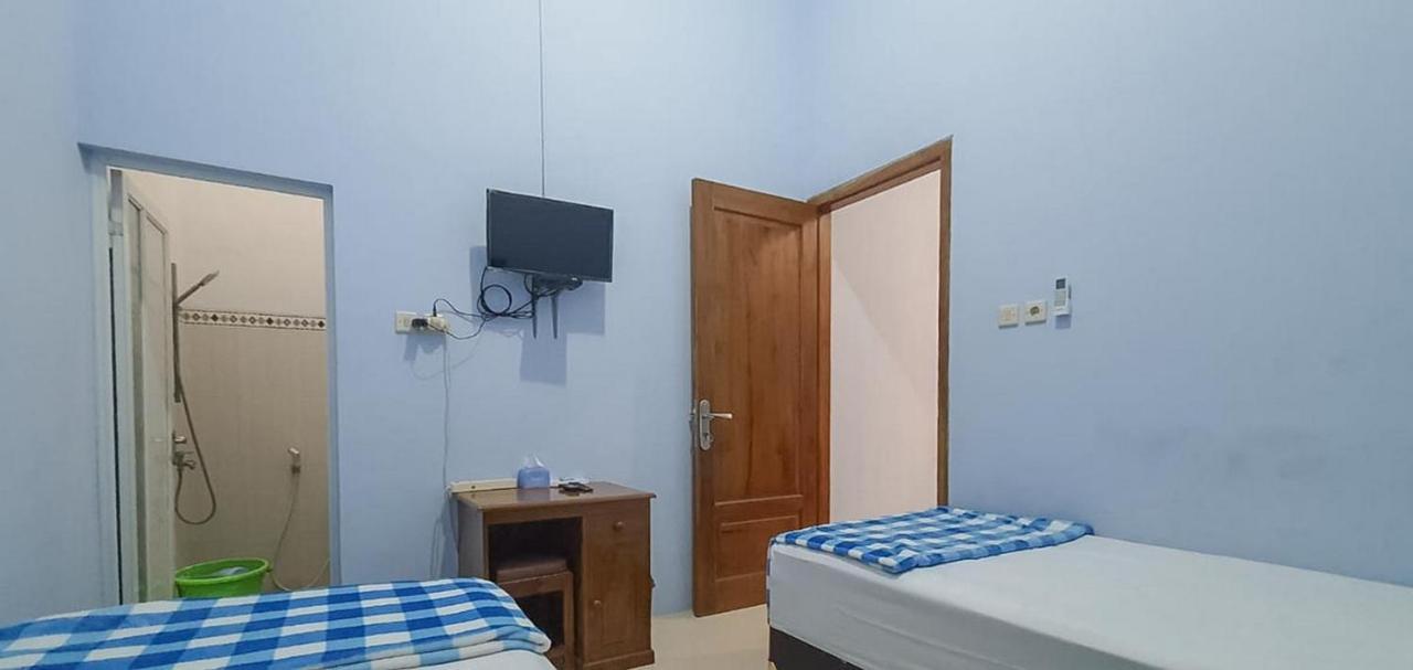 Griya Mbak Tafik Syariah Hotel Gendingan ภายนอก รูปภาพ